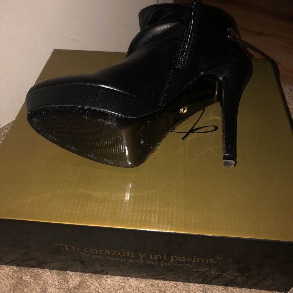 Lady Shoes - Picture 7 of 8